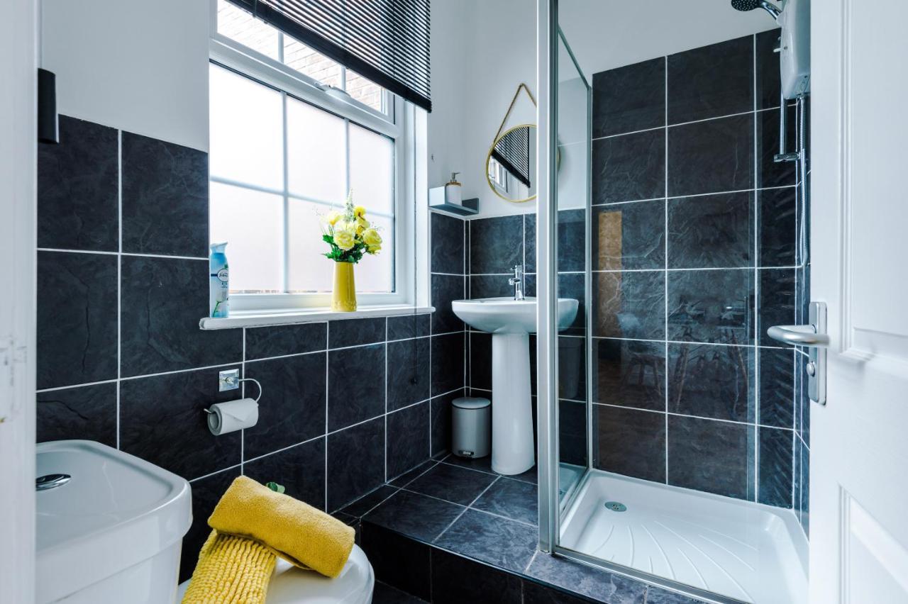 Bright 1-Bed Apartment In Chester By 53 Degrees Property, Ideal For Professionals & Couples, Great Location - Sleeps 4 Экстерьер фото