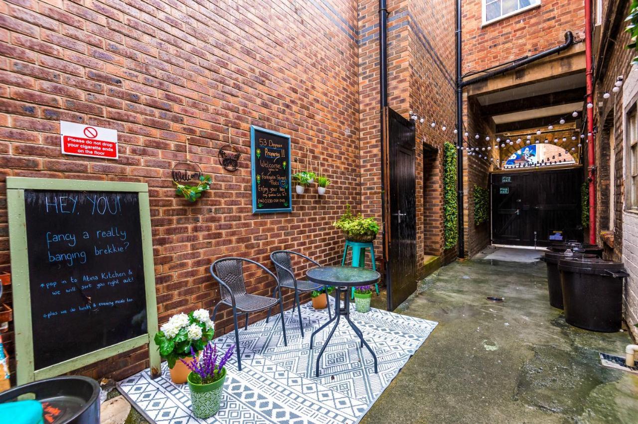 Bright 1-Bed Apartment In Chester By 53 Degrees Property, Ideal For Professionals & Couples, Great Location - Sleeps 4 Экстерьер фото