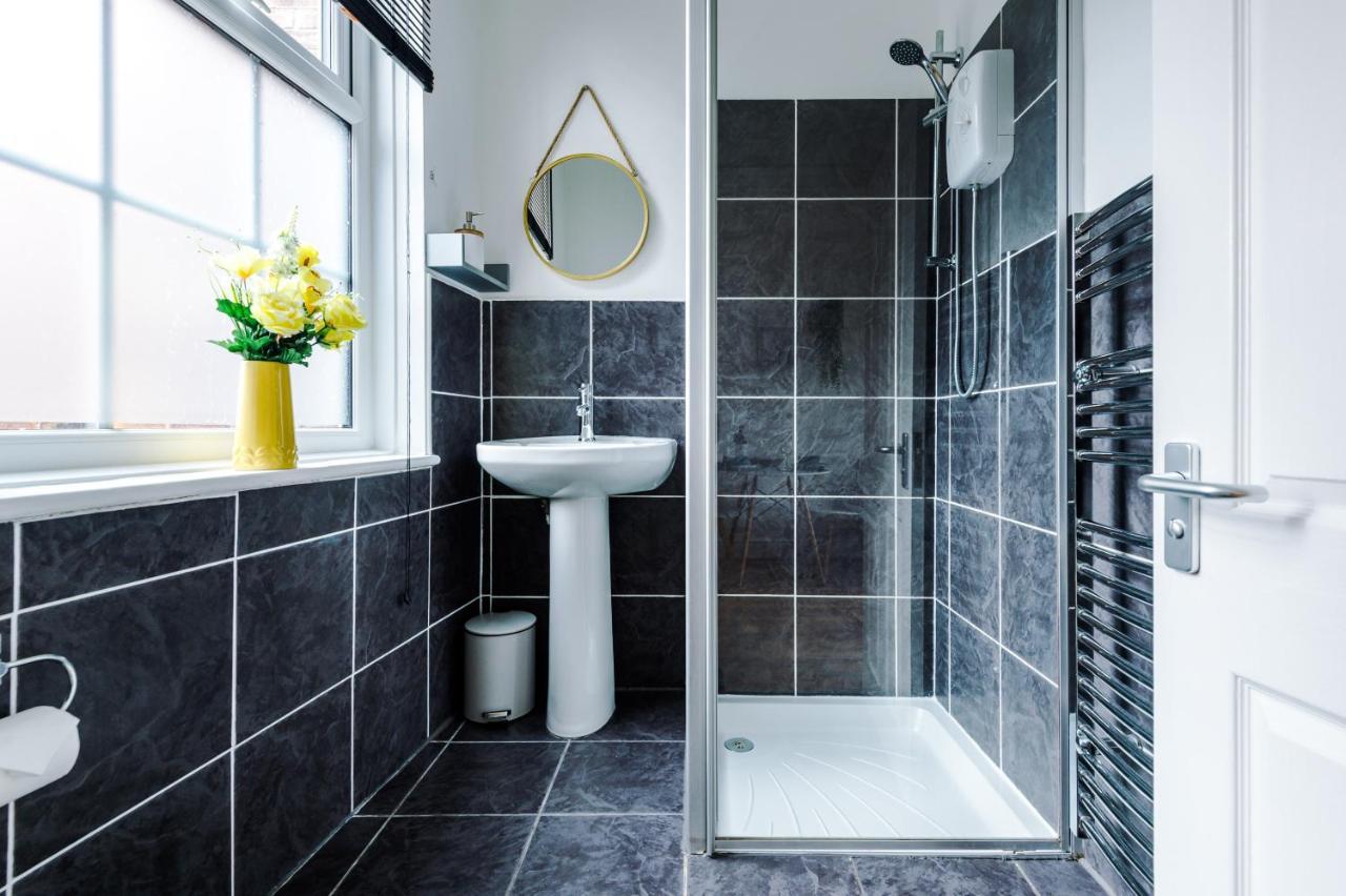 Bright 1-Bed Apartment In Chester By 53 Degrees Property, Ideal For Professionals & Couples, Great Location - Sleeps 4 Экстерьер фото